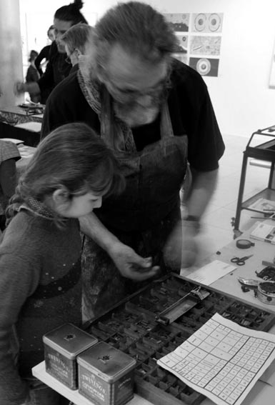 Création de livre d\'artiste au Carré d\'Art avec la maison de la gravure de Castelnau le Lez en 2012